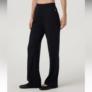 Vuori like new worn for an hour maybe black pants